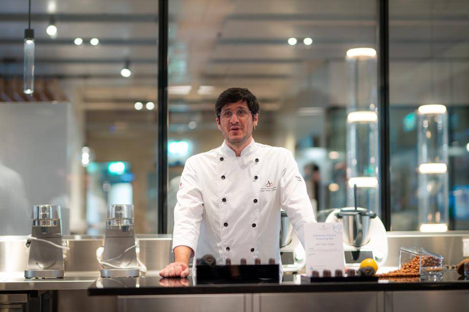 Gelato and frozen mini gateaux with Juan Pablo Colubri